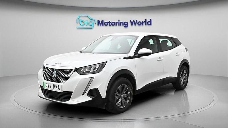 Used Peugeot e-2008 Active Premium 100 kW (136 HP) 2022 SUV