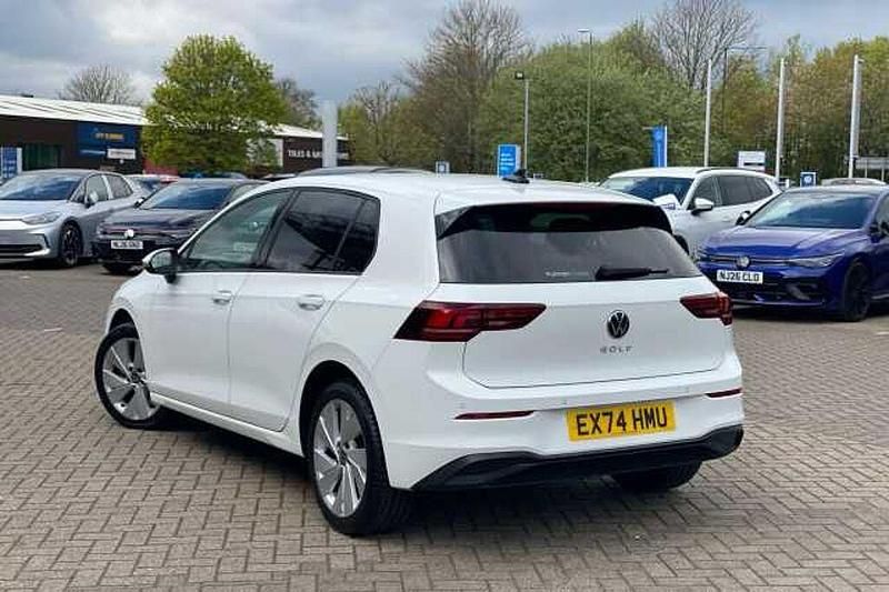 Second-hand VW Golf VIII 150 CP (110 kW) 2024
