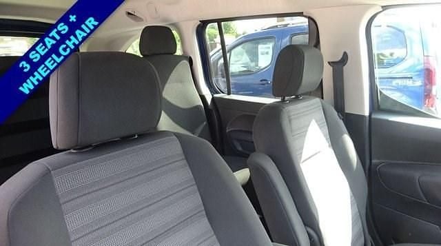 Used Vauxhall Combo Design Edition 101 HP (74 kW) 2023 Blue MPV