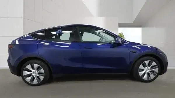 Używany Tesla Model Y RWD 250 kW (340 KM) 2024 SUV