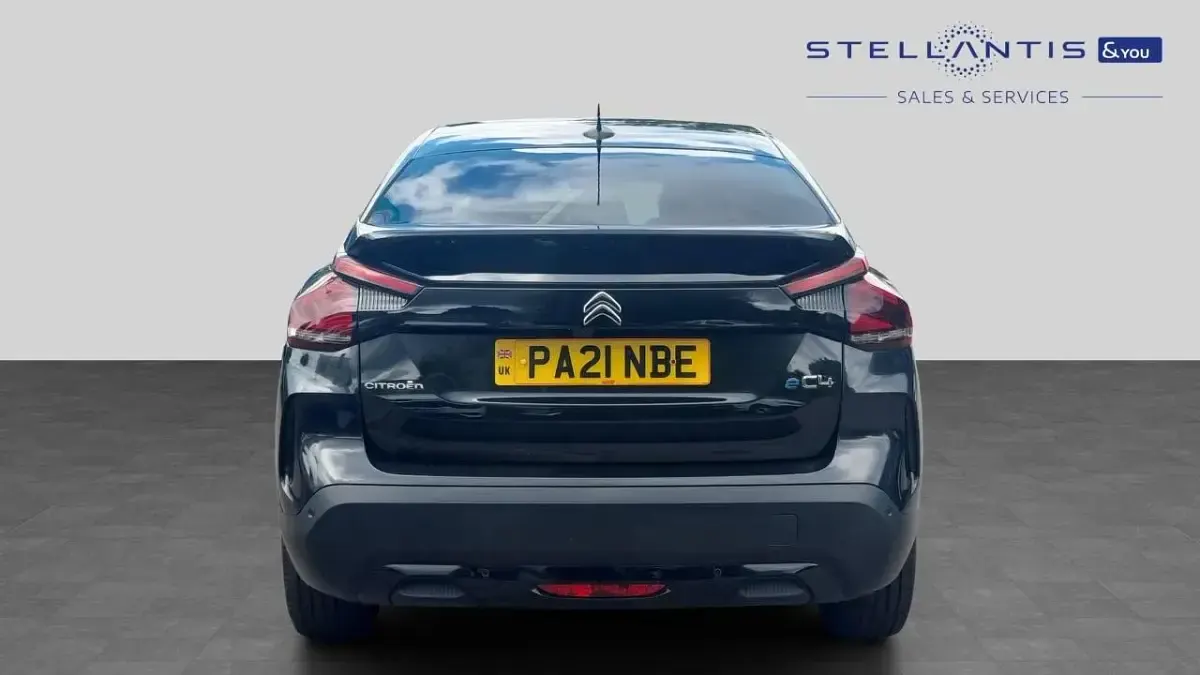 Used Citroën e-C4 Shine 98 kW (134 HP) 2021 Black Hatchback