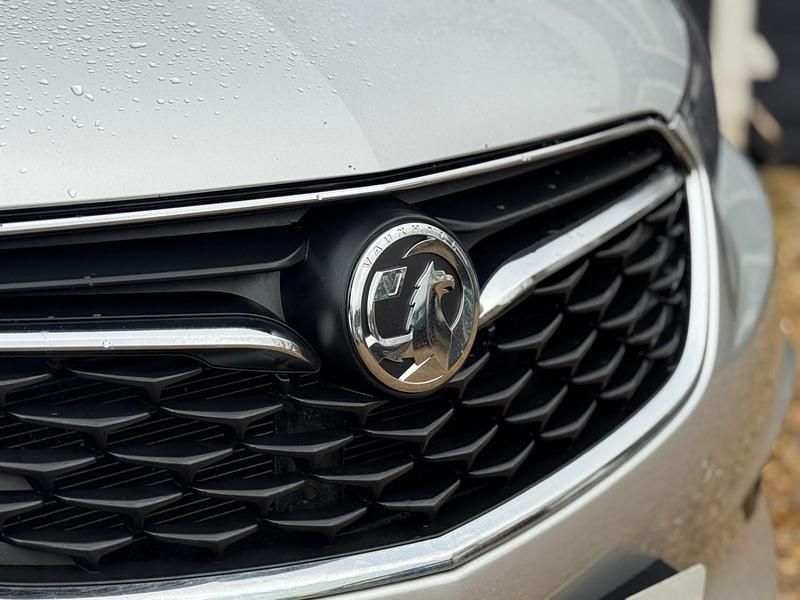 Used Vauxhall Mokka X Active 140 HP (102 kW) 2019 Silver SUV