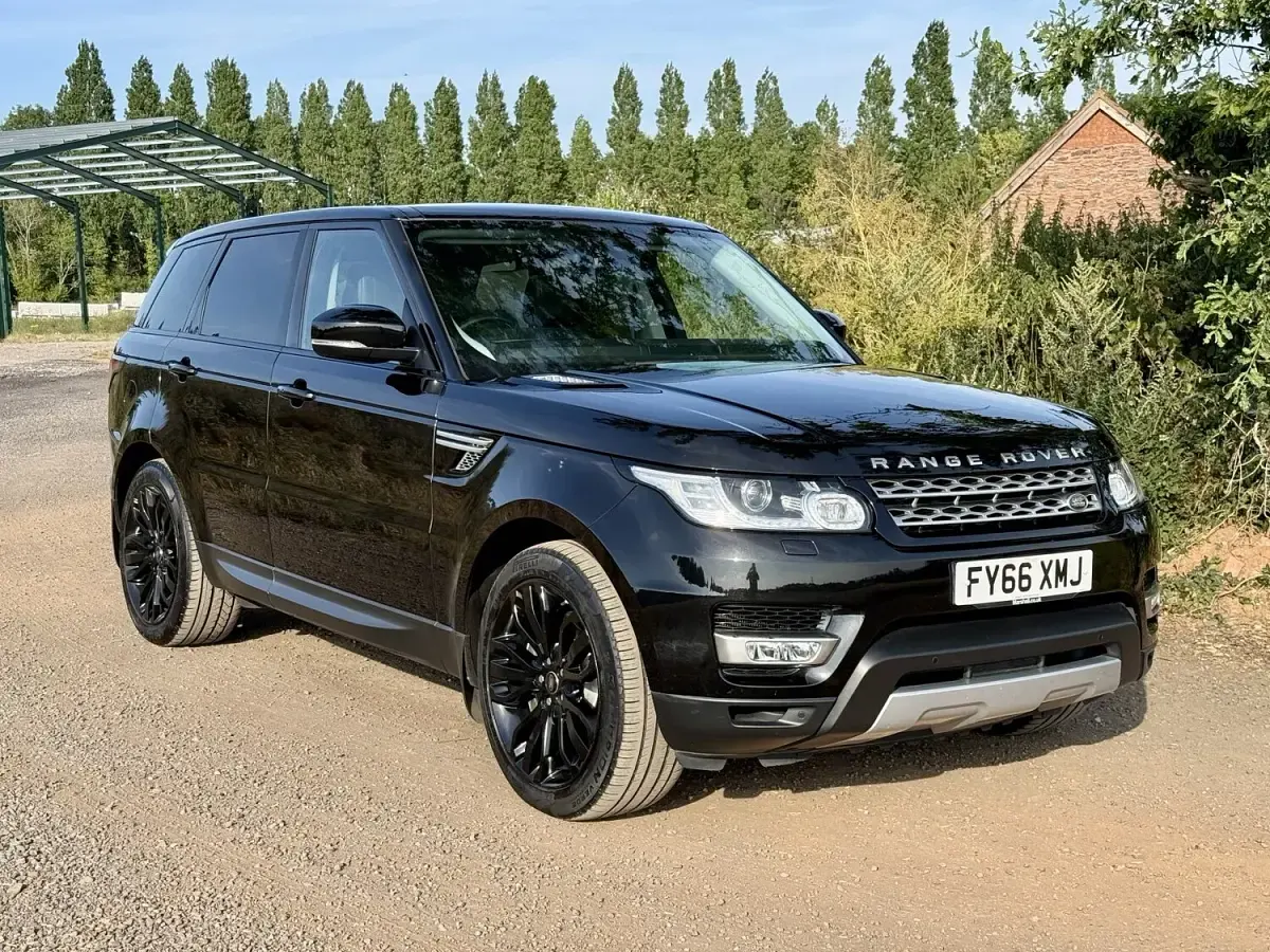 Used Land Rover Range Rover HSE 301 HP (221 kW) 2016 Black SUV
