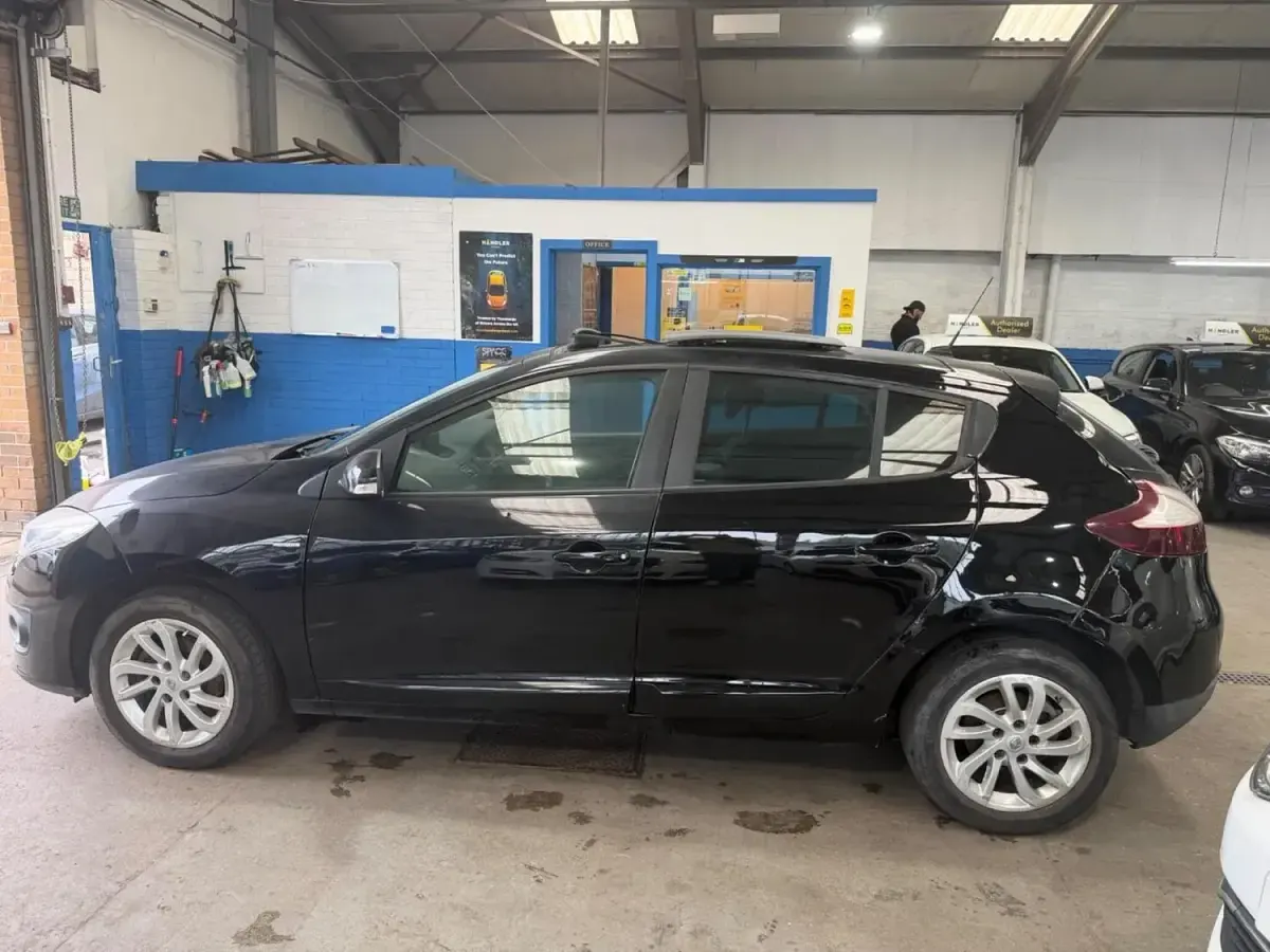 Used Renault Mégane LIMITED 2015 Black Hatchback
