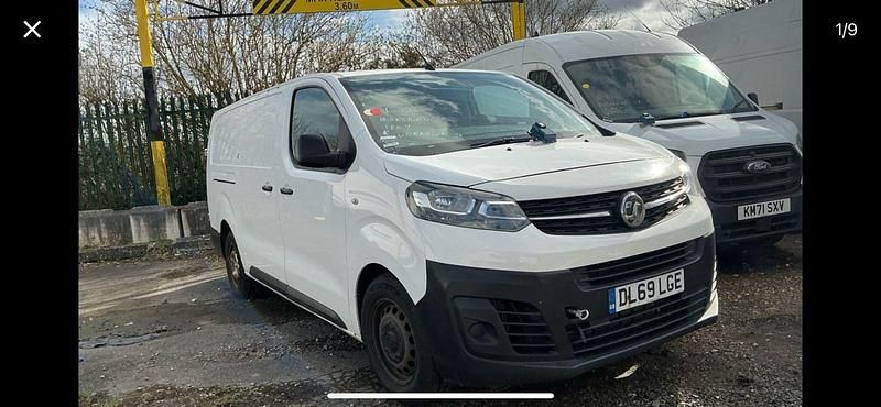 Used Vauxhall Vivaro Edition 120 HP (88 kW) 2020 White MPV
