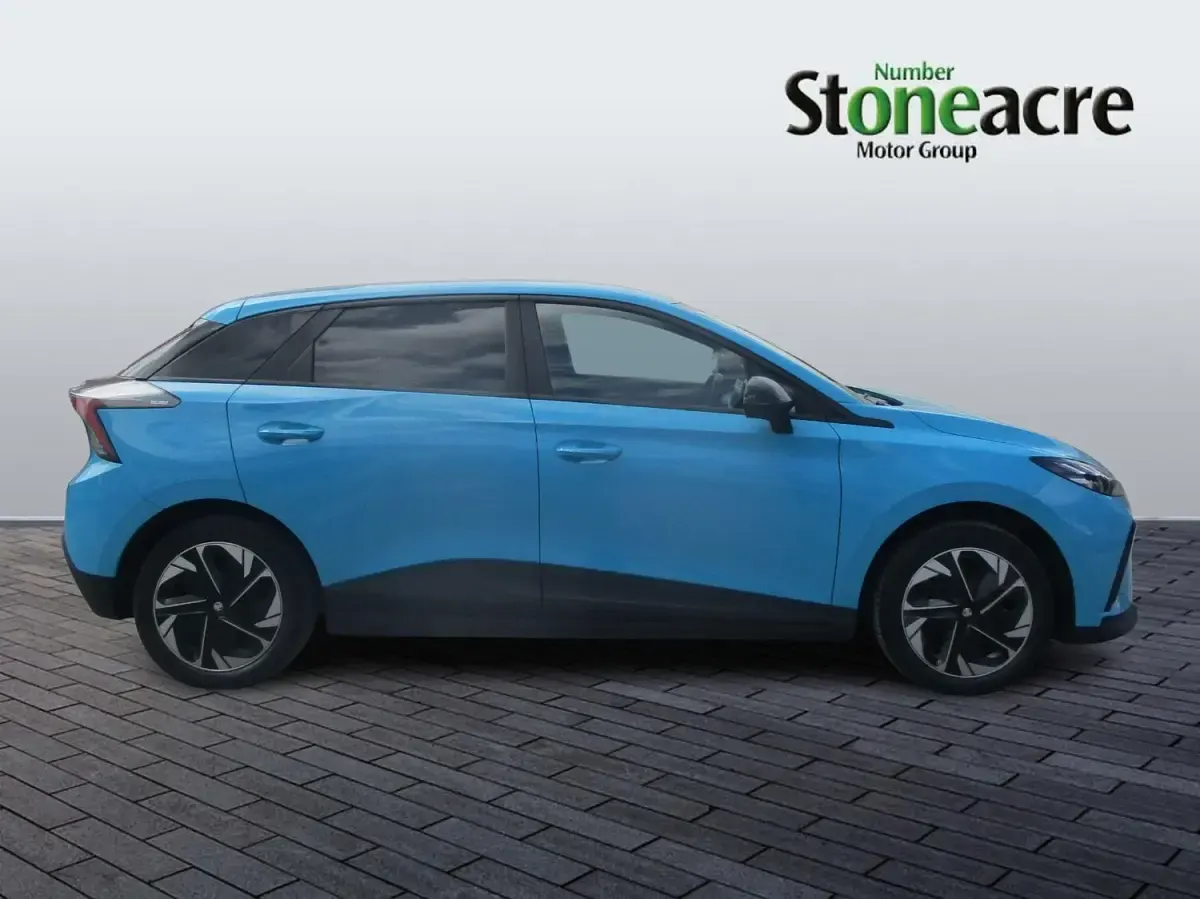 Used MG MG4 EV SE 125 kW (170 HP) 2022 Blue Hatchback