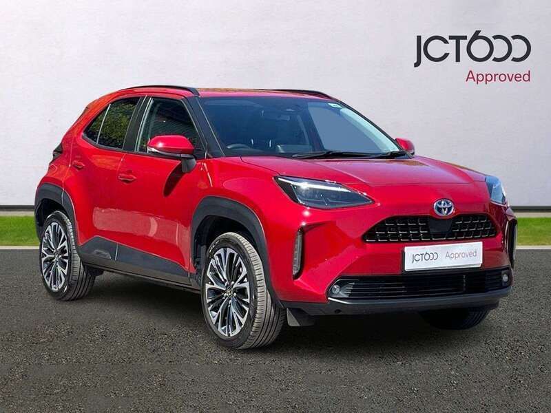Red Used 2023 Toyota Yaris Cross SUV | £24,370 (Fair price) - Image 1/4