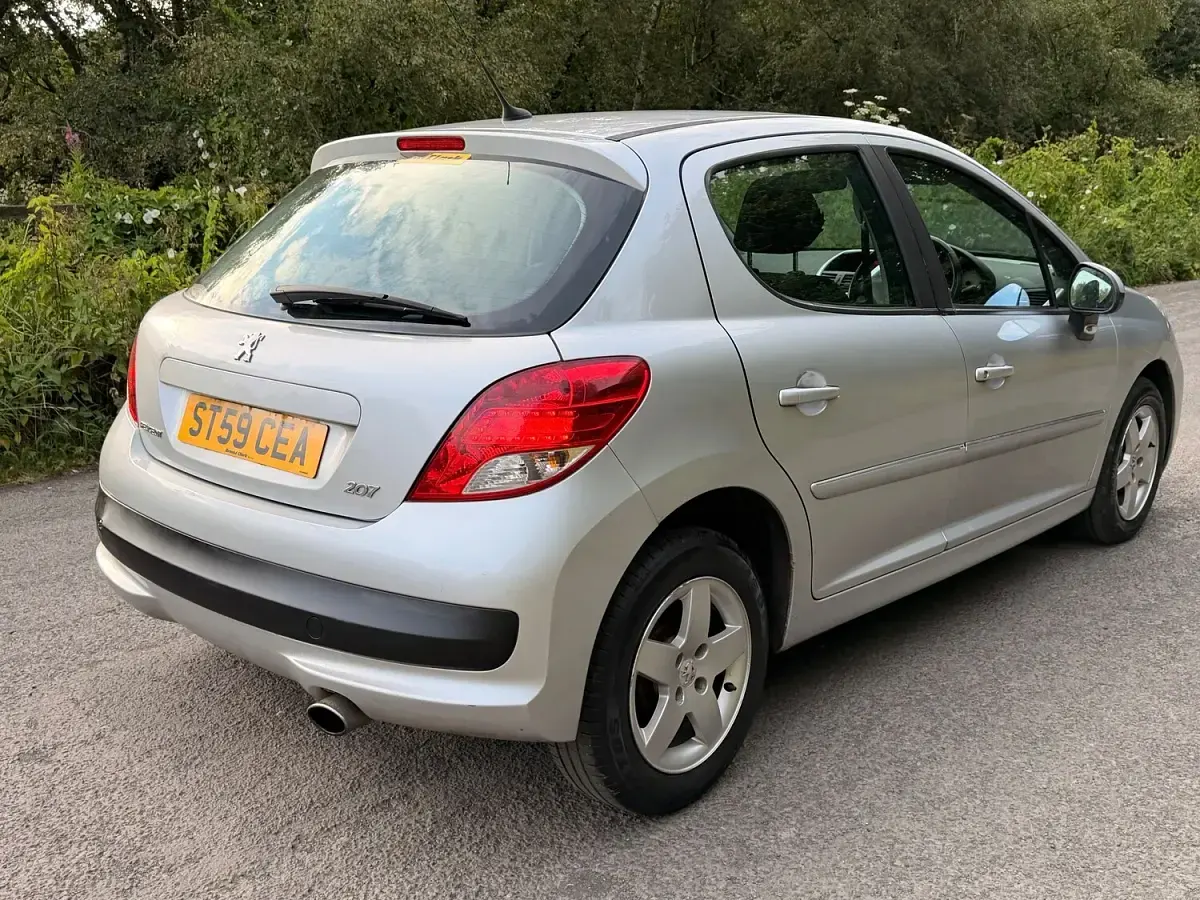 Used Peugeot 207 Sport 95 HP (69 kW) 2009 Silver Hatchback