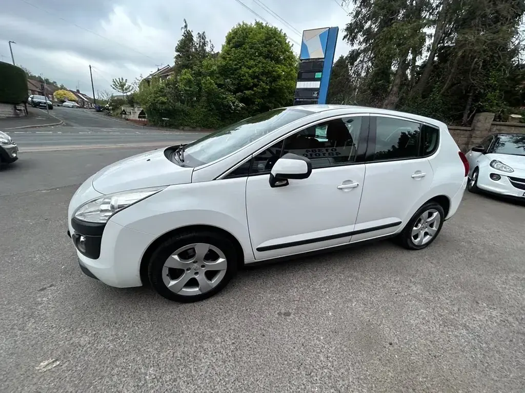 Second-hand Peugeot 3008 Active 2013 Alb Break