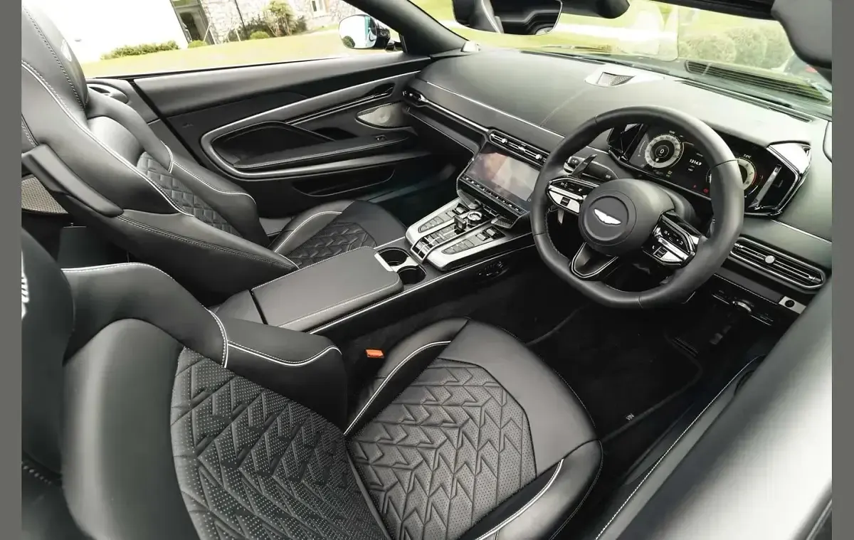 Used Aston Martin Vanquish 835 HP (614 kW) 2025 Black Cabriolet
