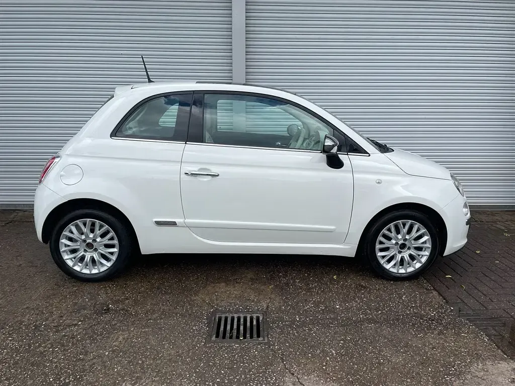 Used Fiat 500 Lounge 69 HP (50 kW) 2014 White Hatchback