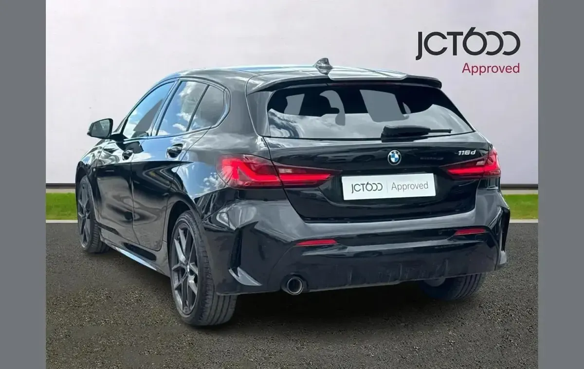 Usado BMW 116 M Sport 113 CV (83 kW) 2024 Negro Utilitario