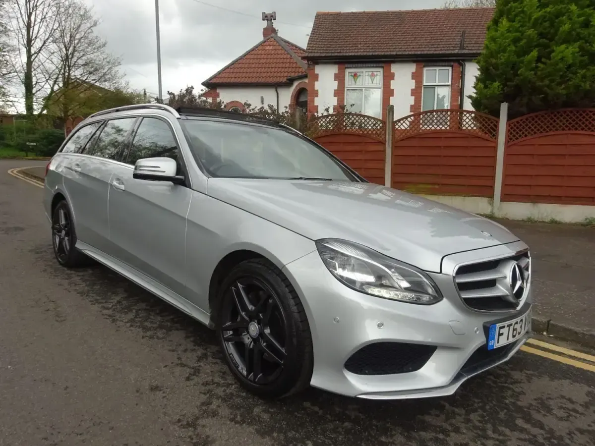 Używany Mercedes E350 AMG 252 KM (185 kW) 2014 Srebrny Kombi