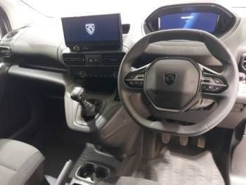 Image 3/4