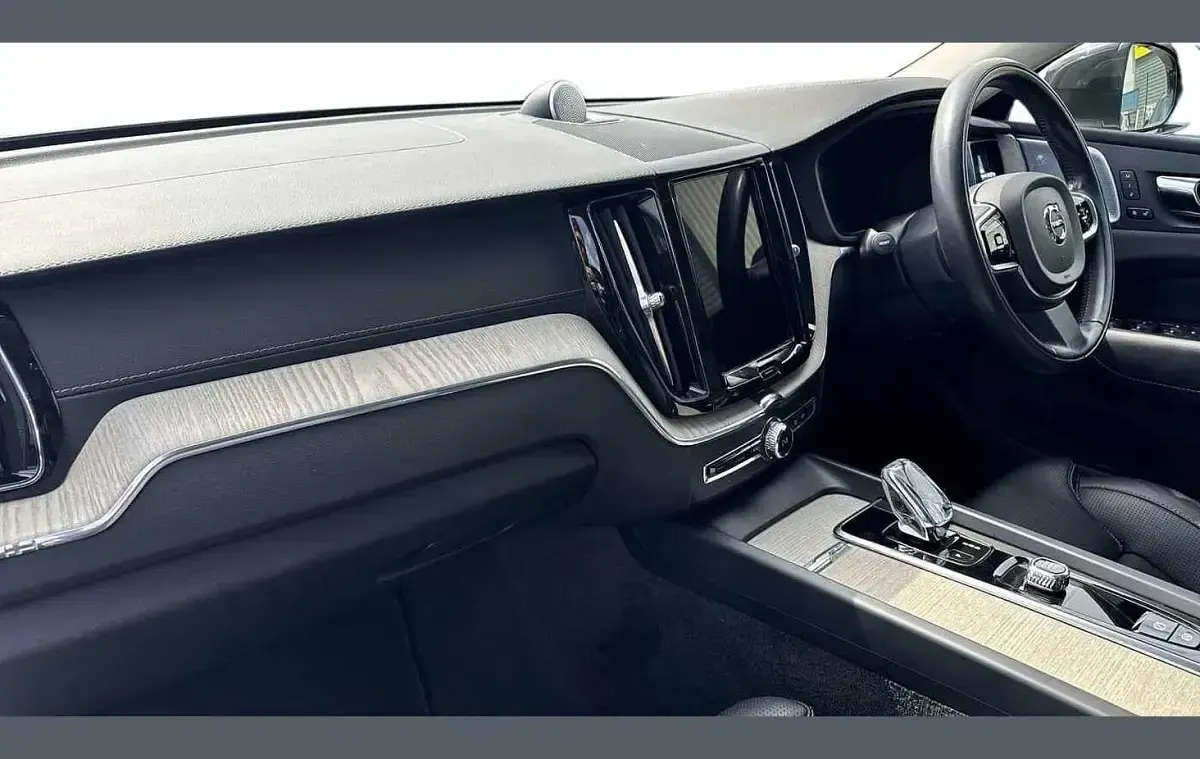 Used Volvo XC60 Inscription 334 HP (245 kW) 2021 Grey SUV