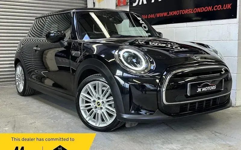 Used Mini Cooper Level 2 135 kW (184 HP) 2023 Hatchback