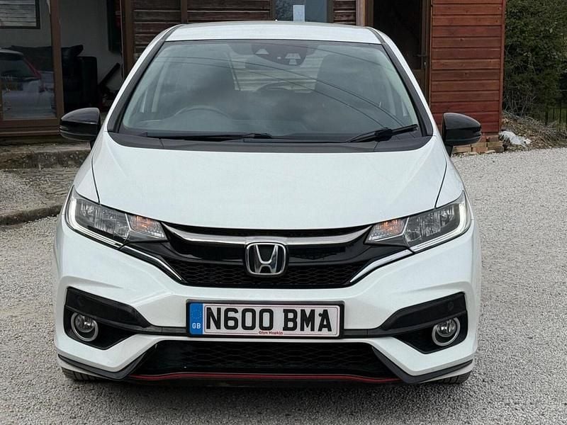 Used Honda Jazz Sport 130 HP (95 kW) 2018 White Hatchback