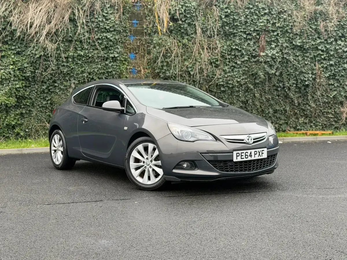 Second-hand Vauxhall Astra GTC SRi 165 CP (121 kW) 2014 Gri Hatchback