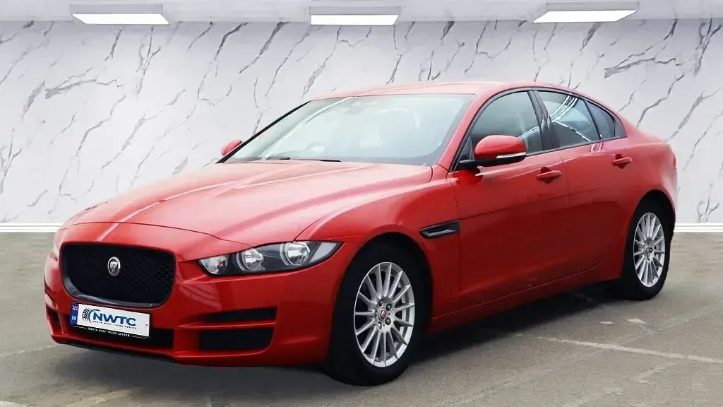 Used Jaguar XE SE 163 HP (119 kW) 2020 Red Sedan