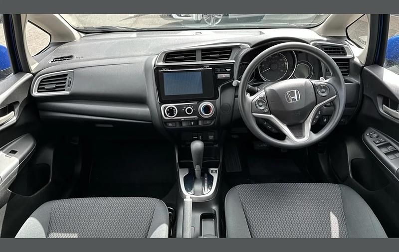 Used Honda Jazz SE 102 HP (75 kW) 2020 Blue Hatchback