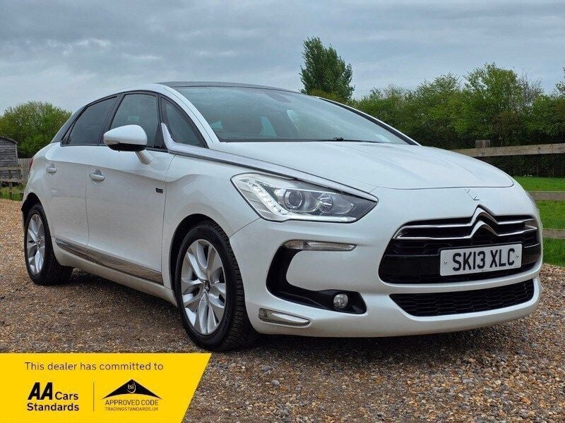 White Used 2013 Citroën DS5 Hatchback | £4,599 (Fair price) - Image 1/4