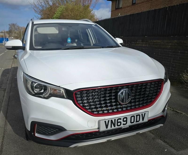 Used MG ZS 106 HP (77 kW) 2019 White SUV