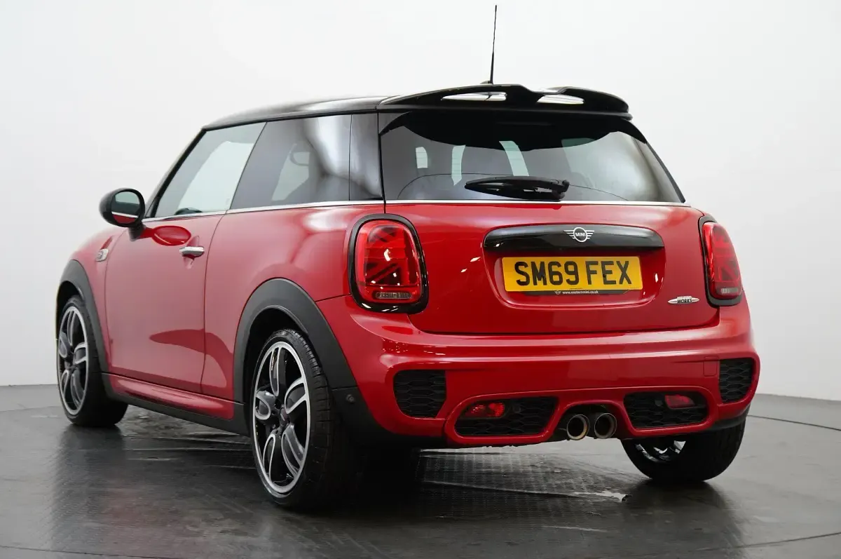 Used Mini John Cooper Works Hatch 228 HP (167 kW) 2019 Red Hatchback
