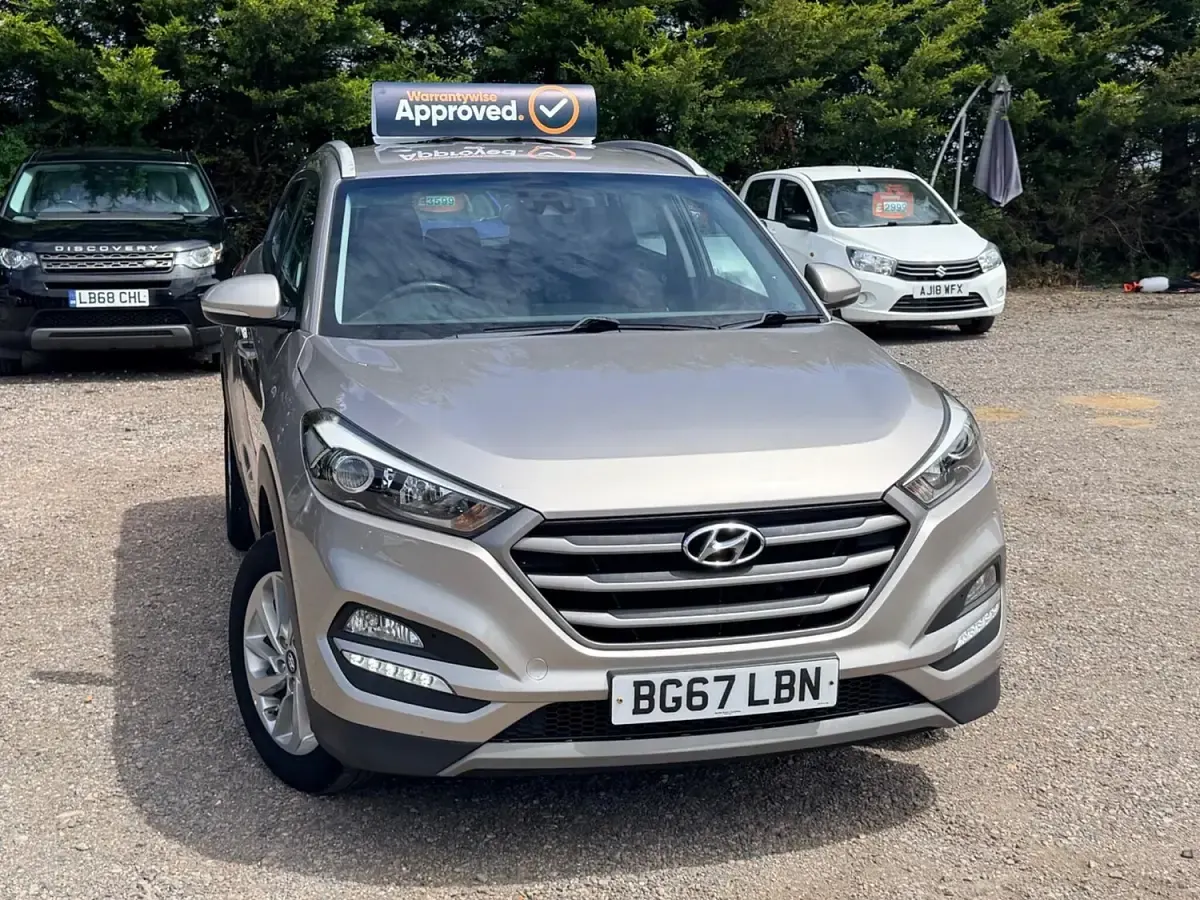 Used Hyundai Tucson SE 177 HP (130 kW) 2017 Beige SUV