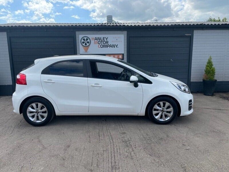 White Used 2017 Kia Rio Hatchback | £6,295 (Fair price) - Image 1/2