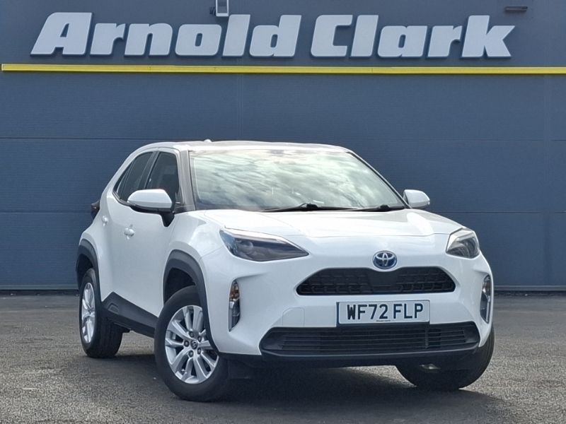 White Used 2022 Toyota Yaris Hybrid Estate | £18,698 (Good price) - Image 1/4