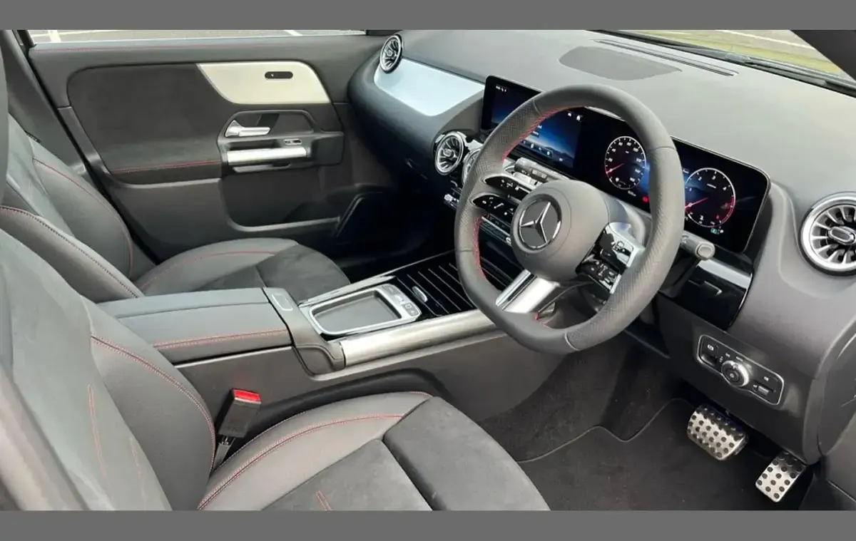 Used Mercedes GLA220 Executive 190 HP (139 kW) 2025 Black SUV