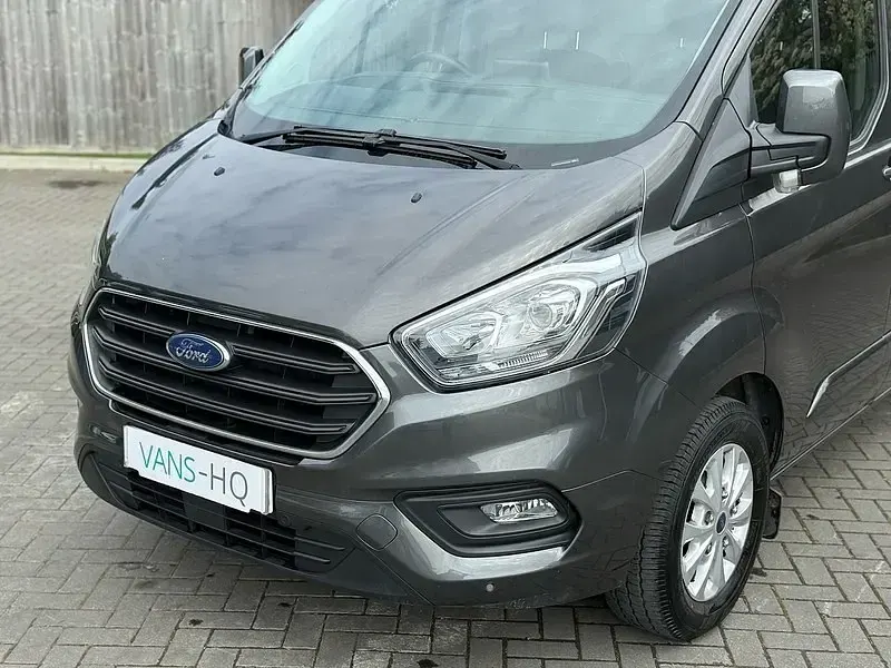 Usado Ford Transit Custom Limited 130 HP (95 kW) 2022 Cinzento Van
