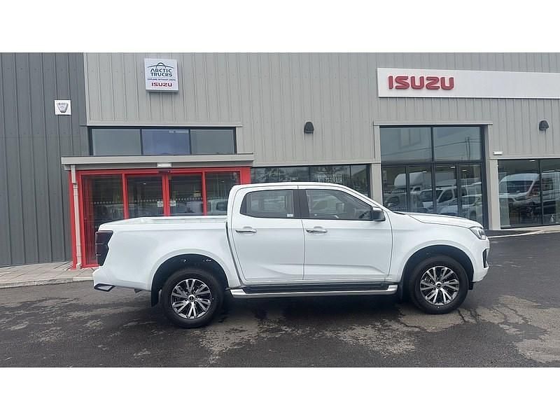 New Isuzu D-Max 163 HP (119 kW) 2025 Splash white Pickup