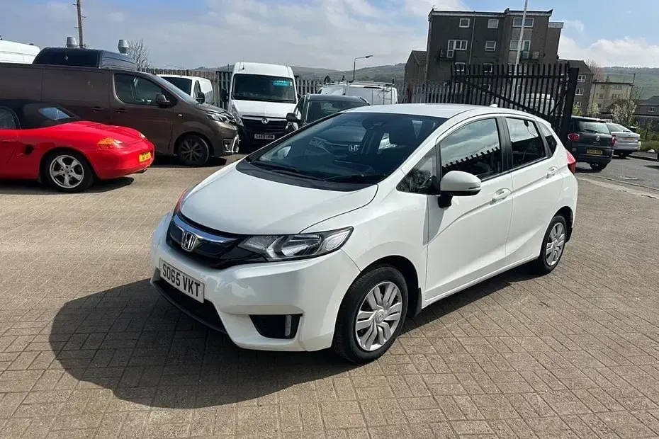 Second-hand Honda Jazz S 102 CP (75 kW) 2016 Alb Hatchback