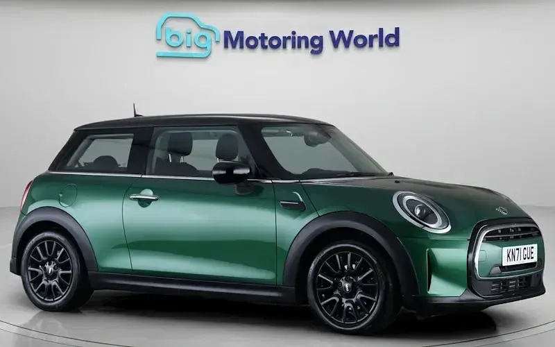 Used Mini Cooper Classic 136 HP (100 kW) 2022 Hatchback