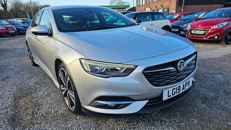 Silver Used 2019 Vauxhall Insignia SRi Hatchback | £8,995 (Fair price) - Image 1/4