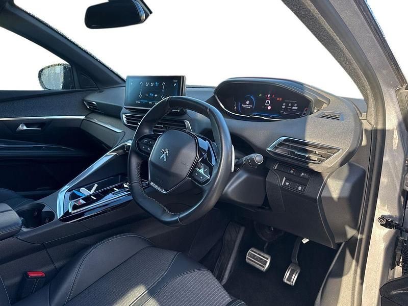 Second-hand Peugeot 5008 Allure+ 131 CP (96 kW) 2023 Gri Break