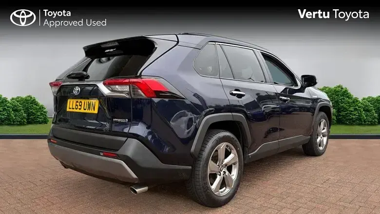 Usado Toyota RAV4 218 HP (160 kW) 2019 SUV