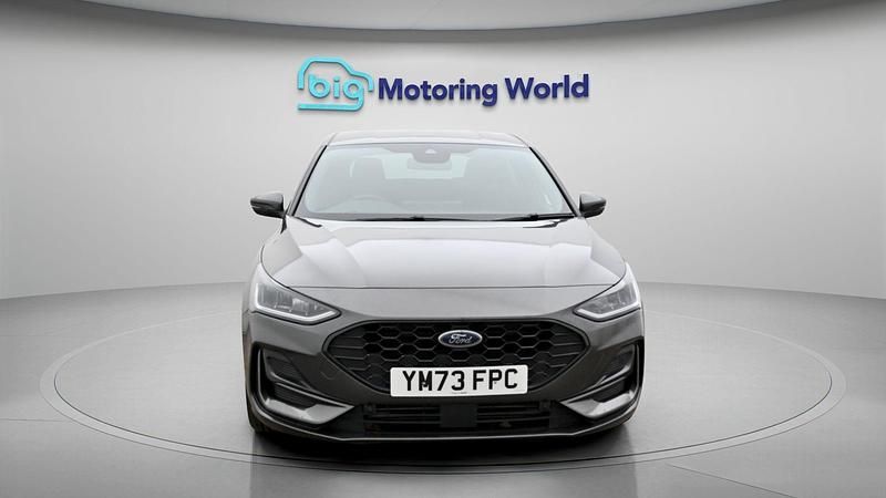 Used Ford Focus ST-Line 123 HP (90 kW) 2023 Grey Hatchback