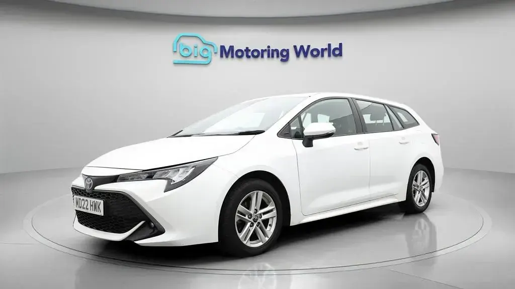 Used Toyota Corolla 122 HP (89 kW) 2022 White Estate