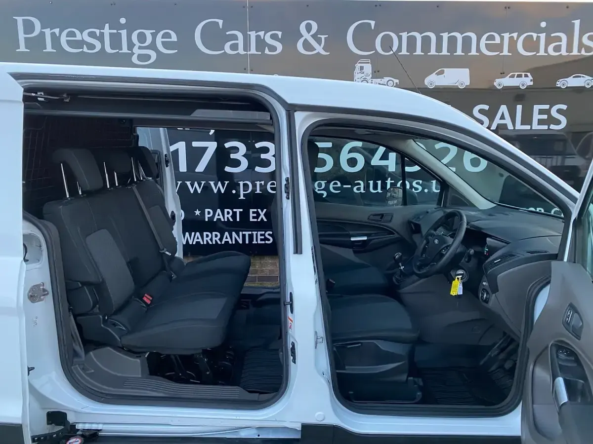 Used Ford Transit Connect Trend 100 HP (73 kW) 2019 White MPV