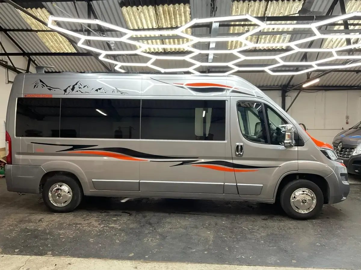 Used Peugeot Boxer 140 HP (102 kW) 2020 Grey Van