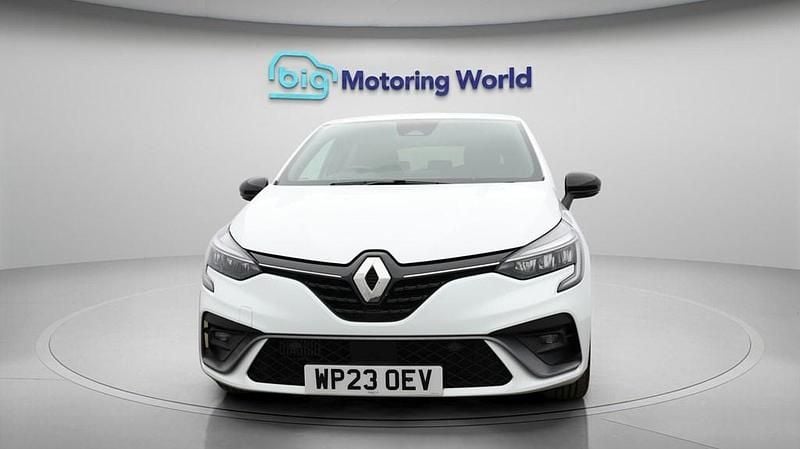 Used Renault Clio V RS Line 90 HP (66 kW) 2023 White Hatchback