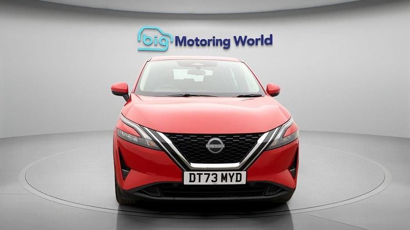Used Nissan Qashqai Acenta Premium 140 HP (102 kW) 2023 Red SUV