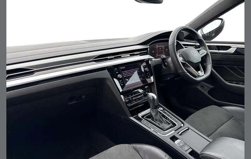 Begagnad VW Arteon R-line 190 HK (139 kW) 2022 Svart Halvkombi