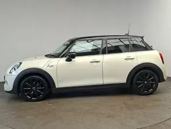 Used Mini Cooper Comfort 192 HP (141 kW) 2020 White Hatchback