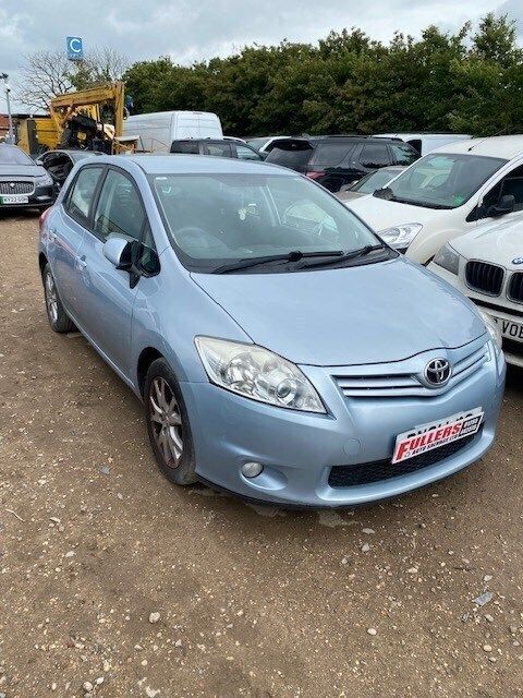 Blue Used 2011 Toyota Auris Hatchback | £995 - Image 1/4