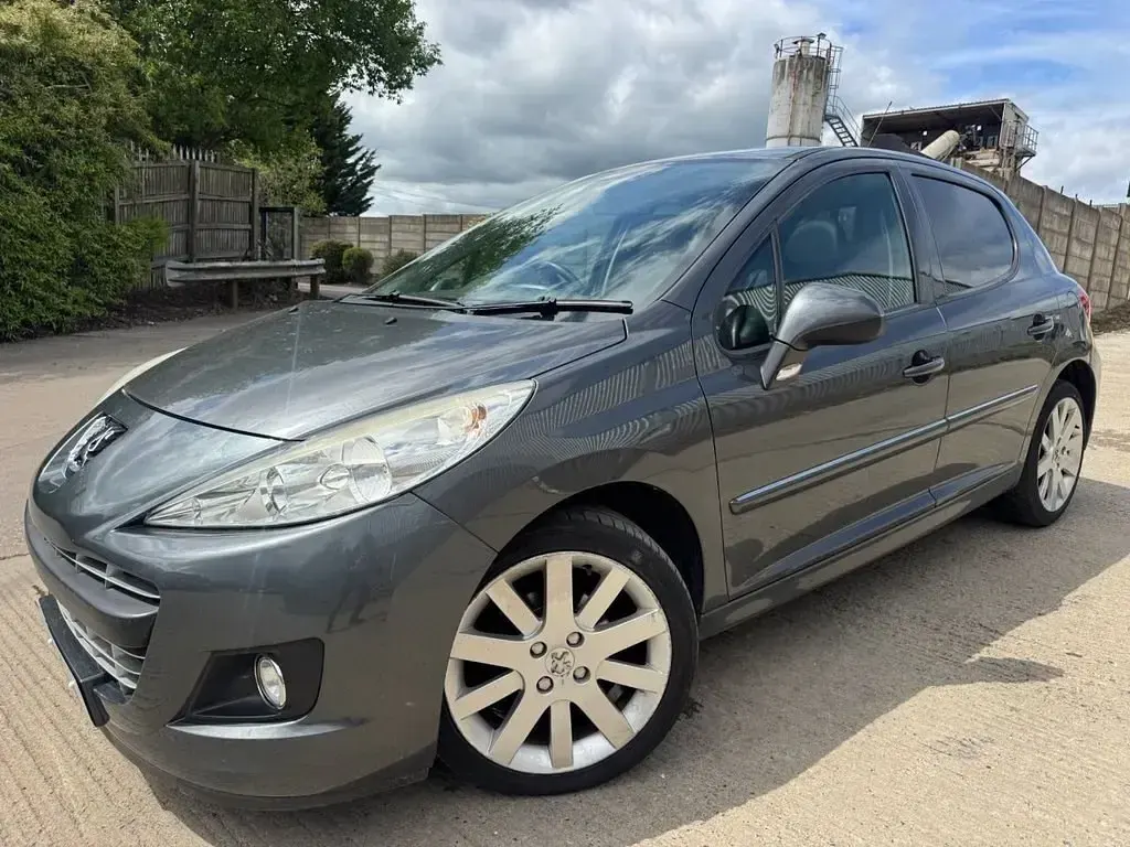 Begagnad Peugeot 207 Allure 92 HK (67 kW) 2011 Grå Halvkombi