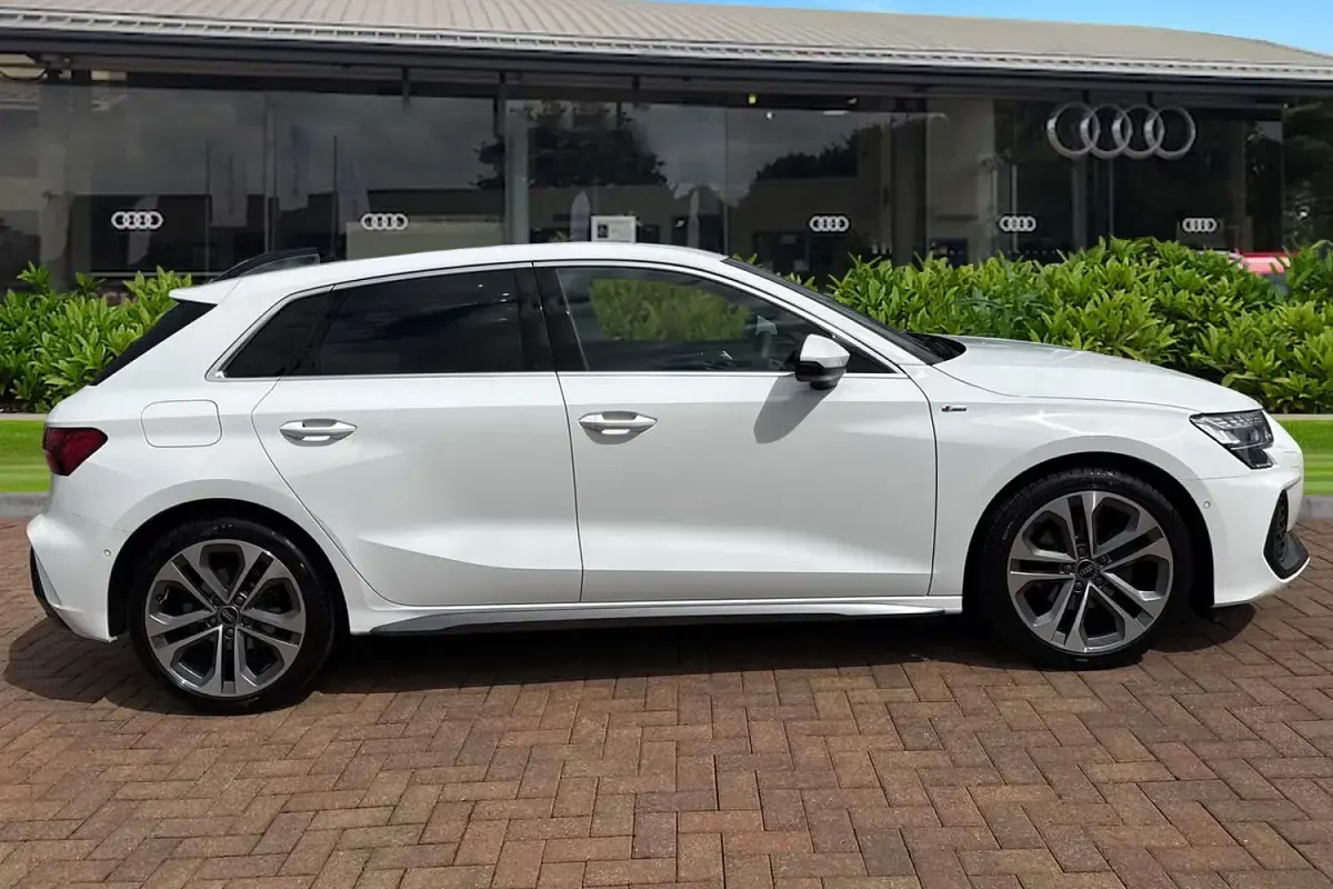 Used Audi A3 S-Line 116 HP (85 kW) 2025 White Hatchback