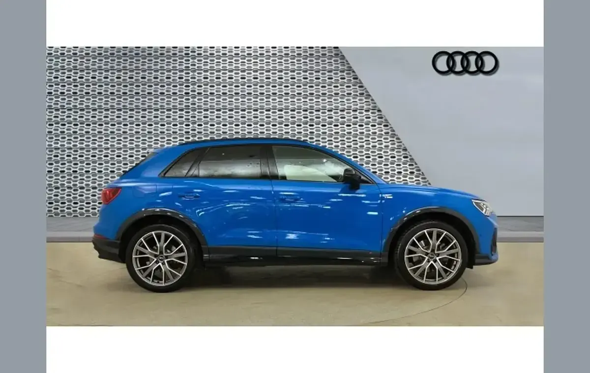 Used Audi Q3 Advanced 190 HP (139 kW) 2023 Blue SUV